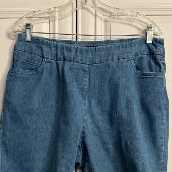 Womens Size XL Pull-On Elastic Waist Medium Wash Denim Bermuda Shorts by VENUS - Picture 2 of 8